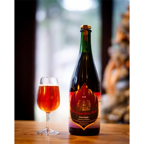 SWAN LAKE BEER x 志賀高原 / 木樽熟成 山伏 overslept strawberry & blueberry！ 750ml瓶 [SWAN LAKE BEER x Shiga Kogen / Barrel Aged Yama-Bushi overslept strawberry & blueberry！]